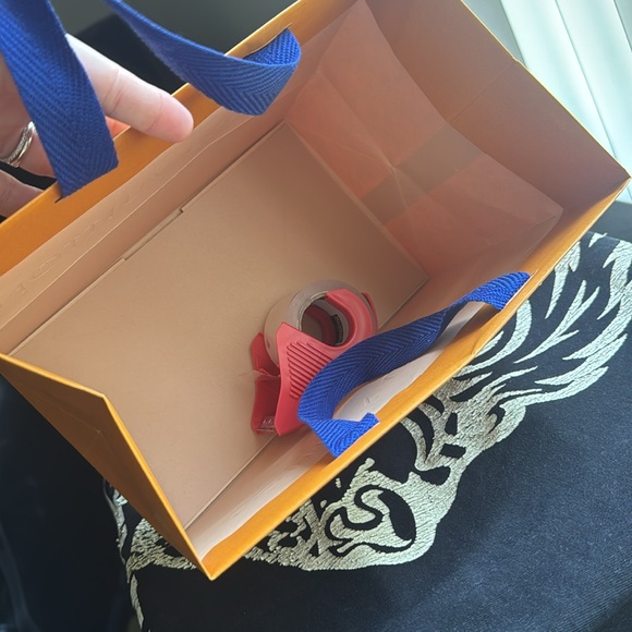 Louis Vuitton Shopping Bag - Picture 5 of 6